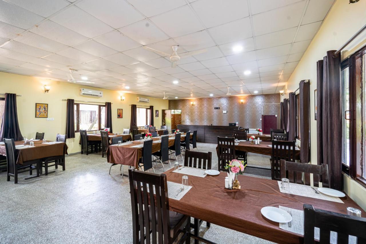 Narmada Hills Resort Godarpura Eksteriør billede