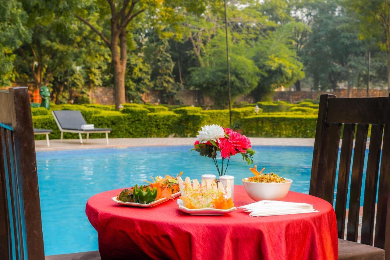 Narmada Hills Resort Godarpura Eksteriør billede